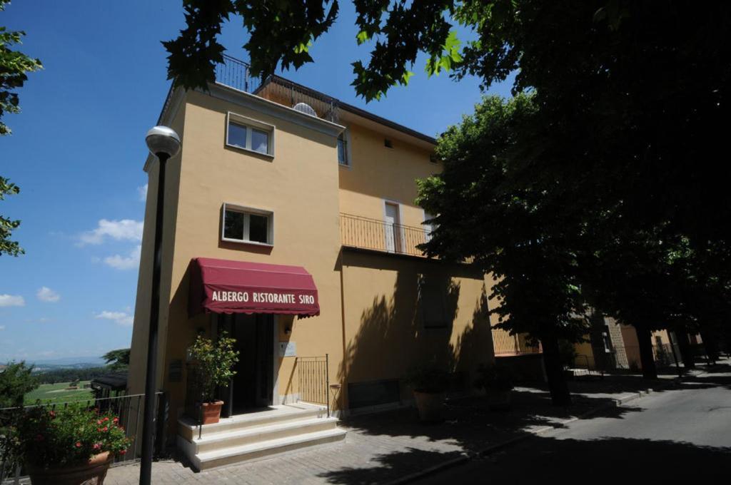 Albergo Ristorante Siro Torgiano Esterno foto